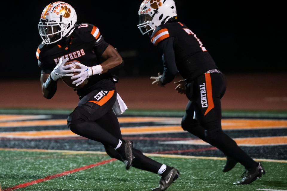 Central York running back Juelz Goff (0) was named to the all-state Class 6A team as an 'athlete.'