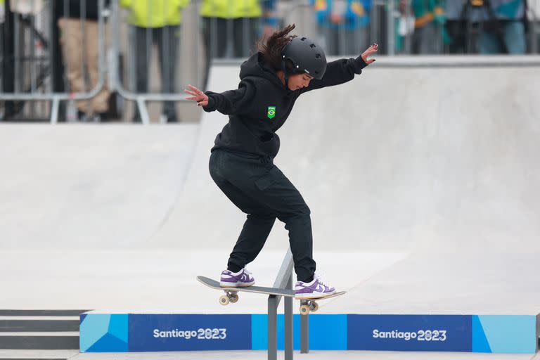 La skater brasileña generó suspiros de admiración con su performance en el debut de la disciplina en Chile