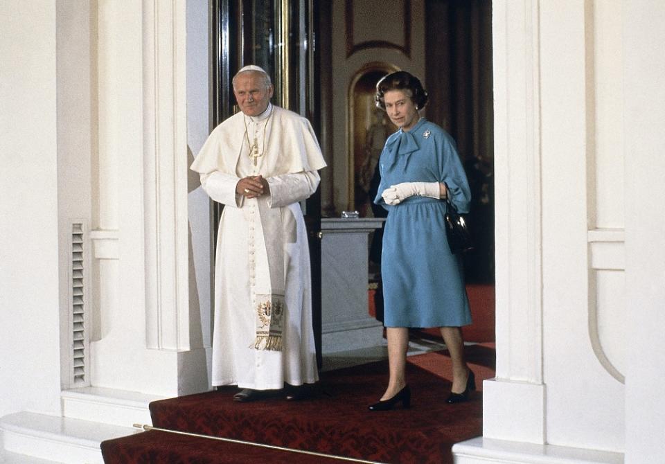 La Reina y Juan Pablo II