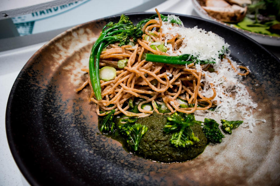 Miso whole wheat spaghetti with broccolini. (PHOTO: Zat Astha/Yahoo Lifestyle SEA)