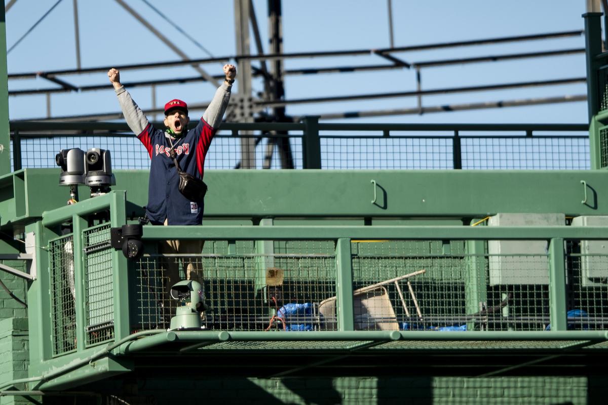 Photo Of These 2 Fans At The Yankees-Red Sox Game Is Going Viral - The  Spun: What's Trending In The Sports World Today