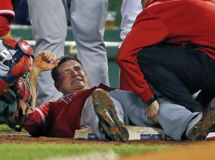 Richards injured his knee against the Boston Red Sox at Fenway Park on Aug. 20, 2014. (AP)