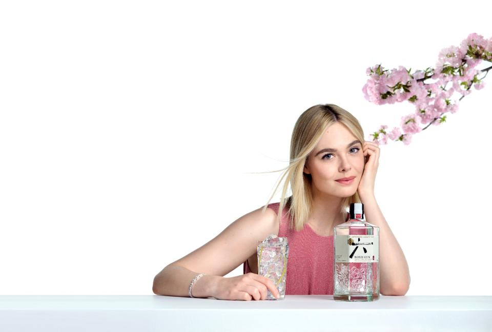 elle fanning, suntory roku gin