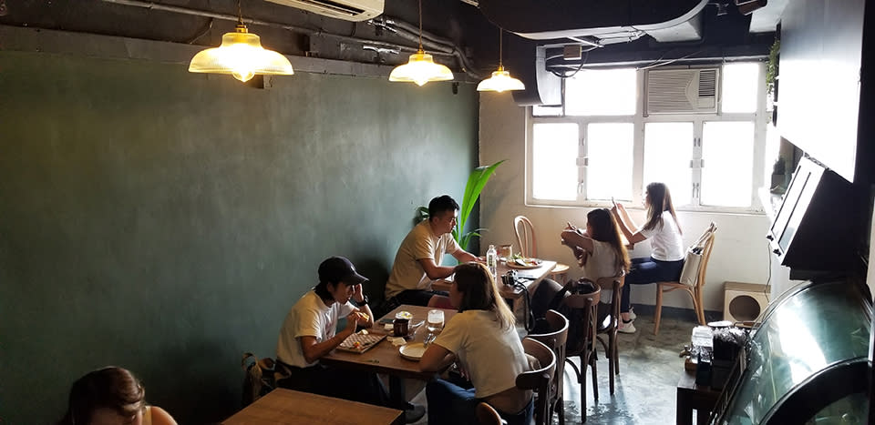 觀塘美食︱蛋糕網店變身文青café！推介24小時冧酒提子乾芝士蛋糕