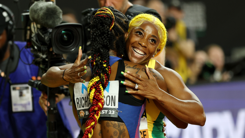 Sha’Carri Richardson Gives Jamaican Bronze Medalist Shelly-Ann Fraser-Pryce Her Flowers: ‘She’s An Amazing Athlete’ | Patrick Smith 