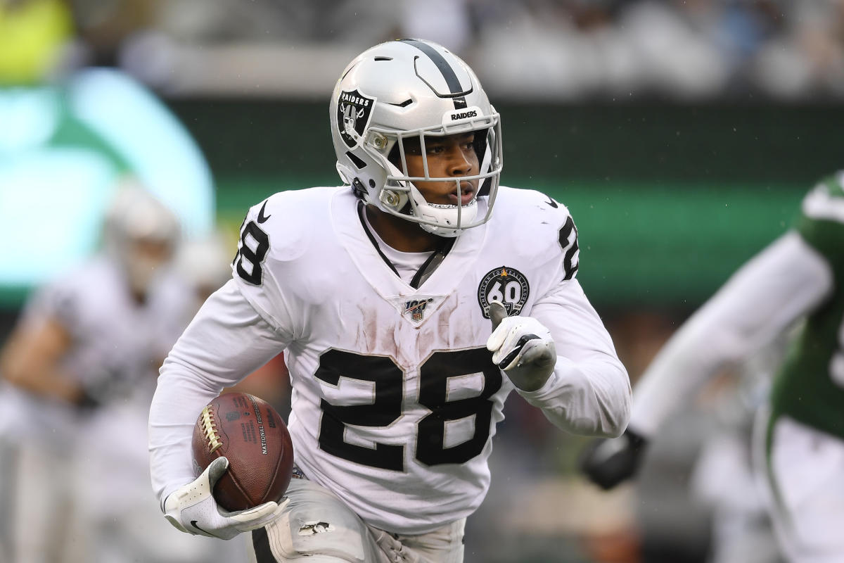 Raiders star Josh Jacobs, once homeless, bought his dad a house