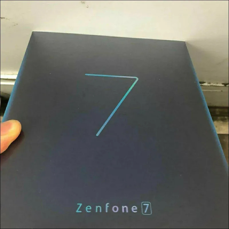 華碩 ASUS ZenFone 7 實機開箱照流出