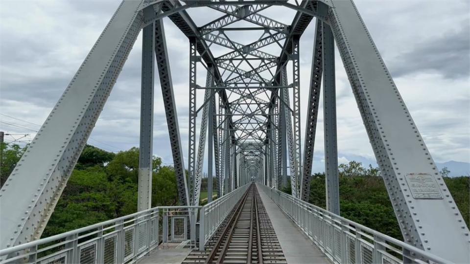 台灣趴趴走／從九曲堂車站到二級古蹟舊鐵橋　曾為屏東遊子返鄉必經鐵支路線！