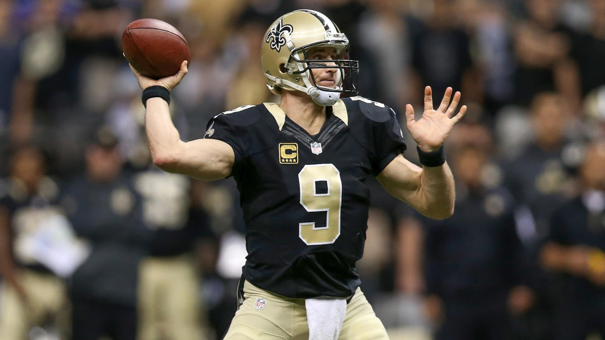 NEW ORLEANS, LA - NOVEMBER 01:  New Orleans Saints quarterback Drew Brees #9 throws a pass against the New York Giants at Mercedes-Benz Superdome on November 1, 2015 in New Orleans, Louisiana.