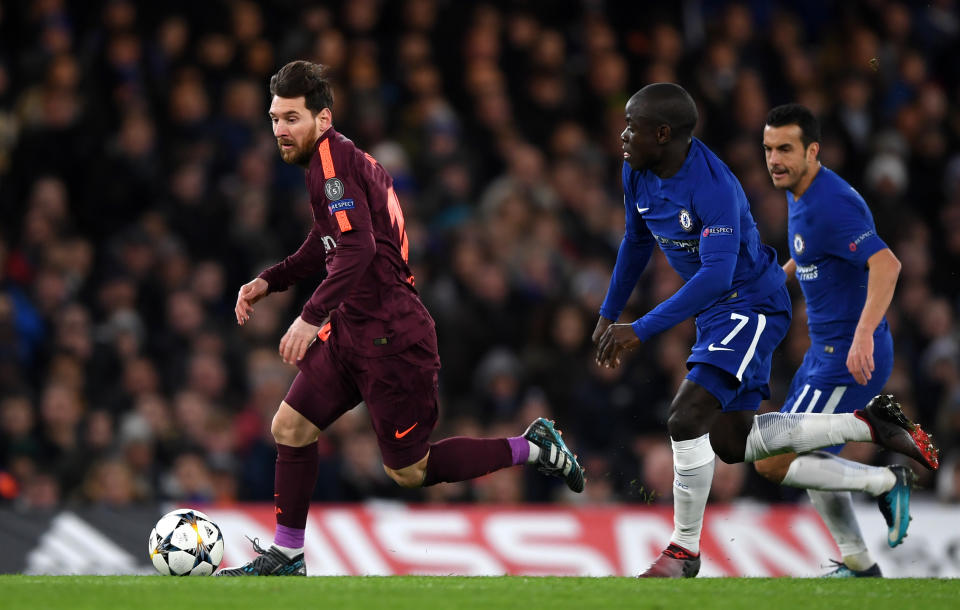 <p>Avec 75% de possession de balle, le Barça a pris le jeu en main. Depuis quelques minutes, Chelsea ne fait que subir. (Photo : Getty) </p>