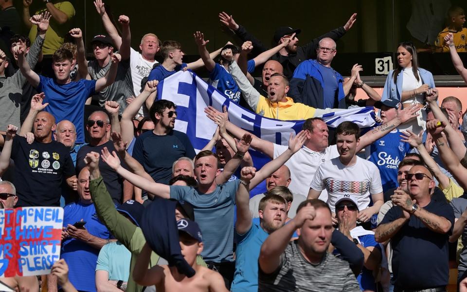 Aficionados del Everton durante el partido de la Premier League entre el Wolverhampton Wanderers y el Everton en Molineux el 20 de mayo de 2023 - Getty Images/Tony McArdle