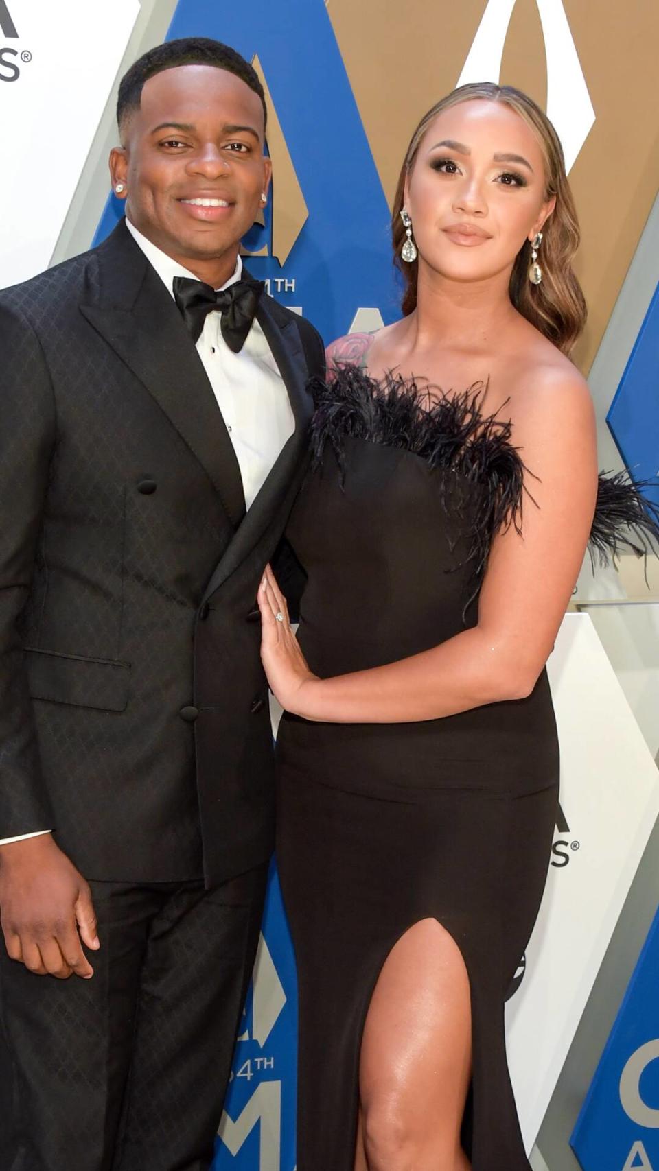 Jimmie Allen, Alexis Gale, 2020 CMA Awards, red carpet fashions