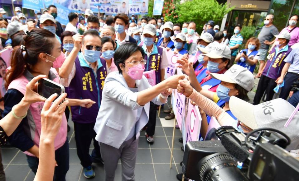 王惠美強調持續推動安心成家、安心就創業及安心守護等三安計畫。彰縣長王惠美完成登記，王惠美強調繼續打造健康、希望、進步的新彰化。