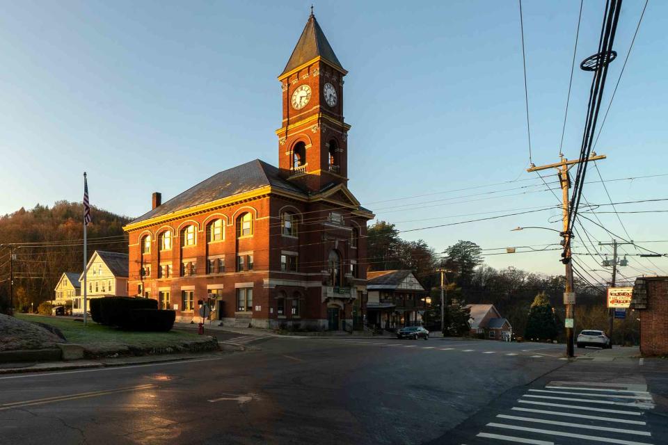 <p>Robert F. Bukaty/AP Photo</p> Town Hall in Hinsdale, N.H.