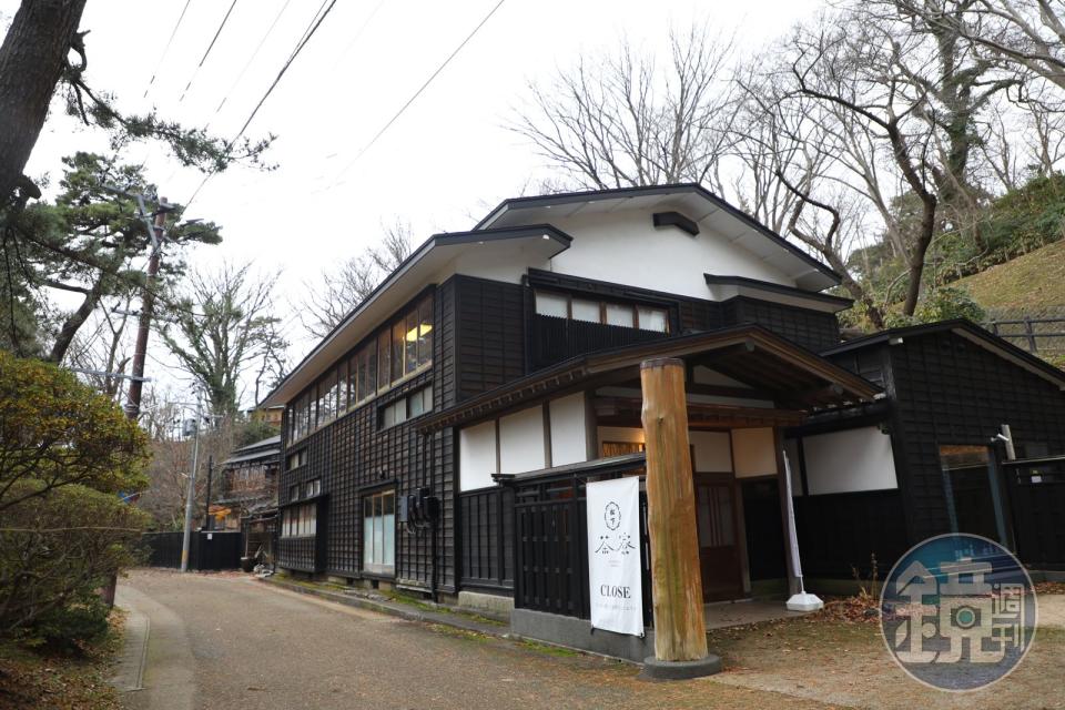 昔日的割烹料亭「秋田文化產業設施松下」，現在已經變身為秋田舞妓劇場。