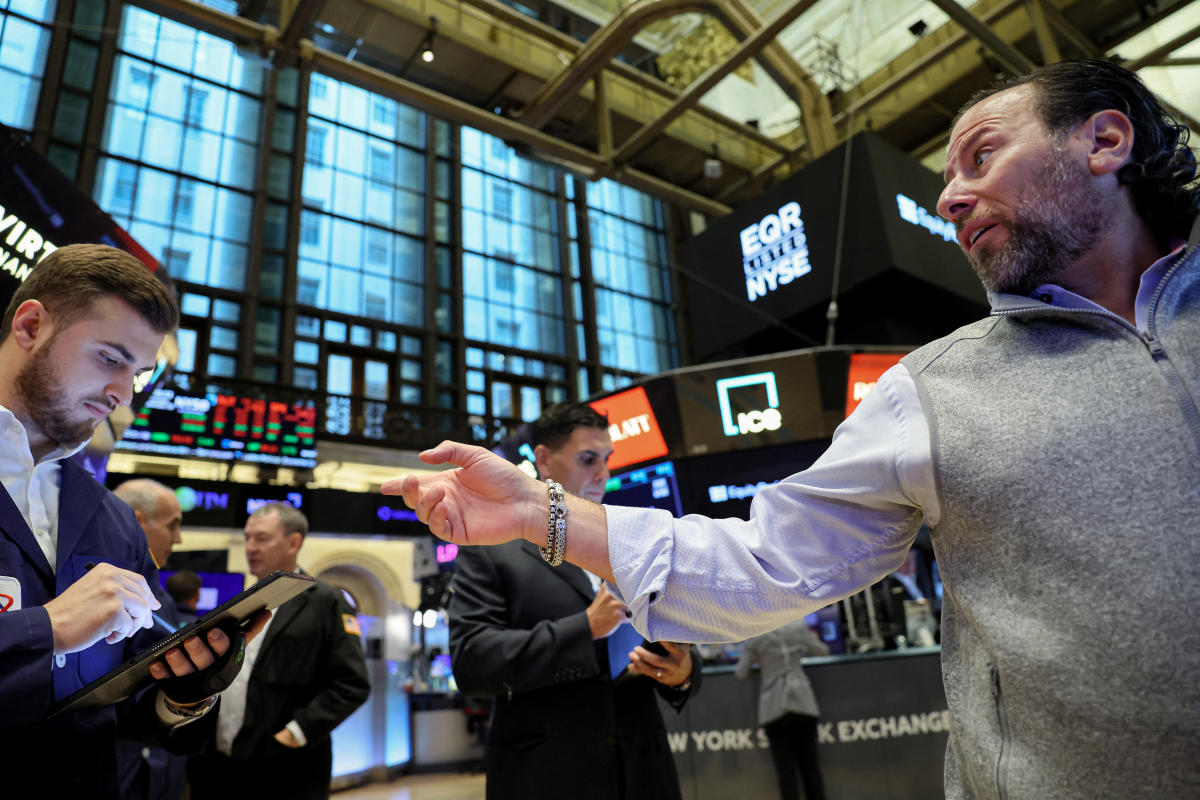 Huge Reversal in COVID-Era Trades: Small-Cap Stocks Take Center Stage – Morning Brief