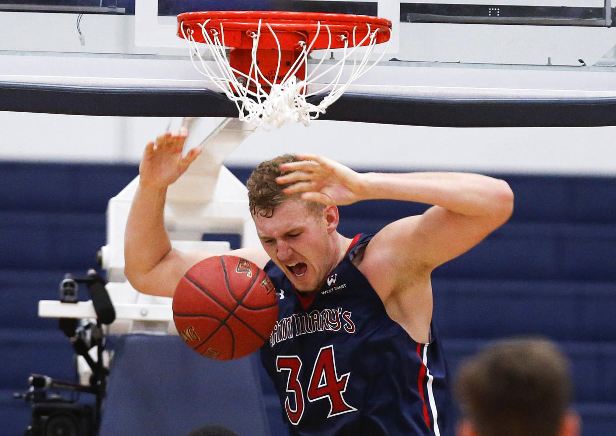 Jock Landale and Saint Mary’s dropped back-to-back games to Georgia and Washington State. (AP Photo/Ringo H.W. Chiu)