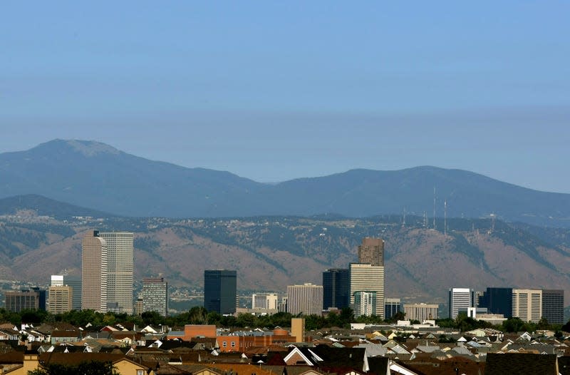 DENVER - AUGUST 12: A view of the downtown city skyline on August 12, 2008 in Denver, Colorado. The city is preparing to host the 2008 Democratic National Convention at the Pepsi Center from August 25th through the 28th. - Photo: Doug Pensinger (Getty Images)