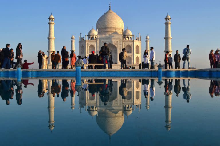 Vista del Taj Mahal durante la madrugada en Agra el 15 de febrero de 2023.