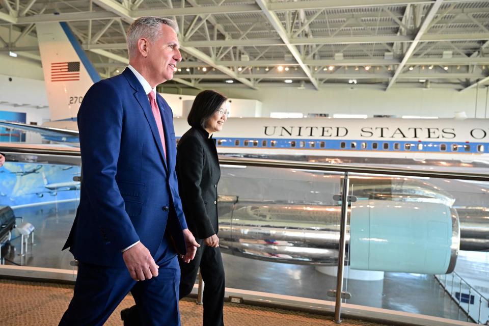 US Speaker of the House Kevin McCarthy (L) and Taiwanese President Tsai Ing-wen at the Ronald Reagan Presidential Library in Simi Valley, California, on April 5, 2023.