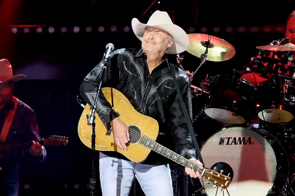 Alan Jackson Dedicates CMAs Lifetime Achievement Award to Wife Denise