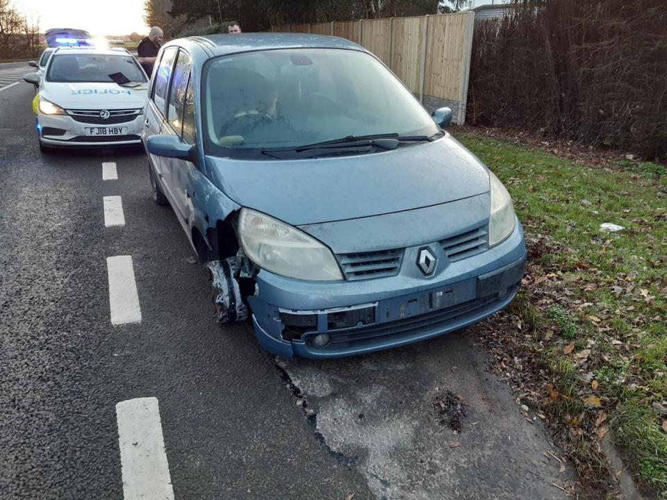 Se ha informado del conductor del Renault de tres ruedas (Policía de Nottinghamshire)