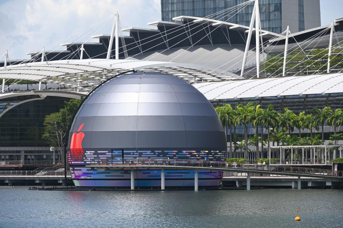 Apple is opening its first 'floating' store in Singapore
