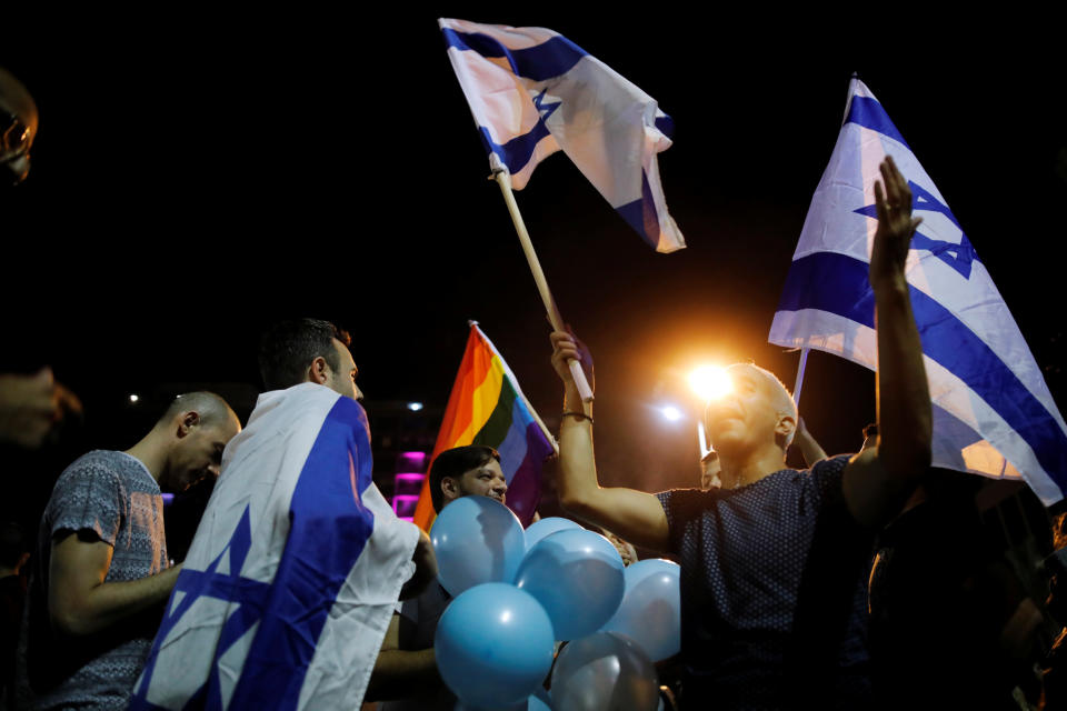 Netta-Fans feiern den ESC-Sieg in Tel Aviv (Bild: Reuters)