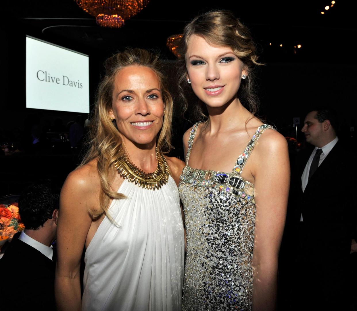 Sheryl Crow Is Amazed By Powerhouse Taylor Swift 740