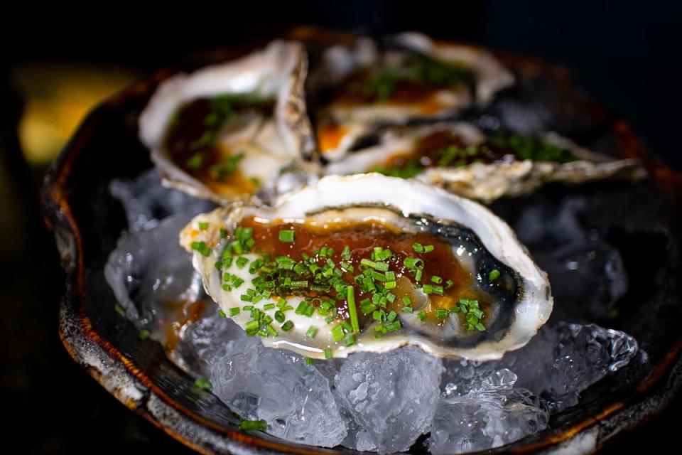 Kumamoto Oysters (PHOTO: Zat Astha/Yahoo Lifestyle SEA)