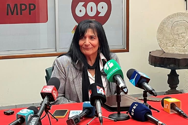 Raquel Pannone, médico personal del expresidente de Uruguay José Mujica, habla durante una conferencia de prensa en la sede del Movimiento de Participación Popular (MPP), en Montevideo el 2 de mayo de 2024 (Alina DIESTE)