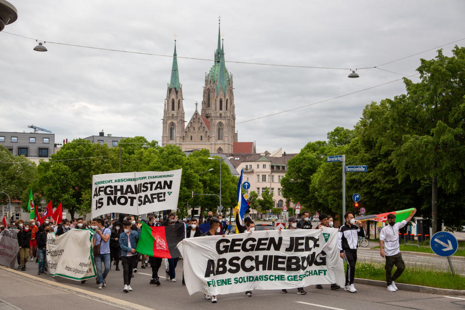 Protest gegen Abschiebungen nach Afghanistan Anfang Juni in München (Bild: Alexander Pohl/NurPhoto via Getty Images)