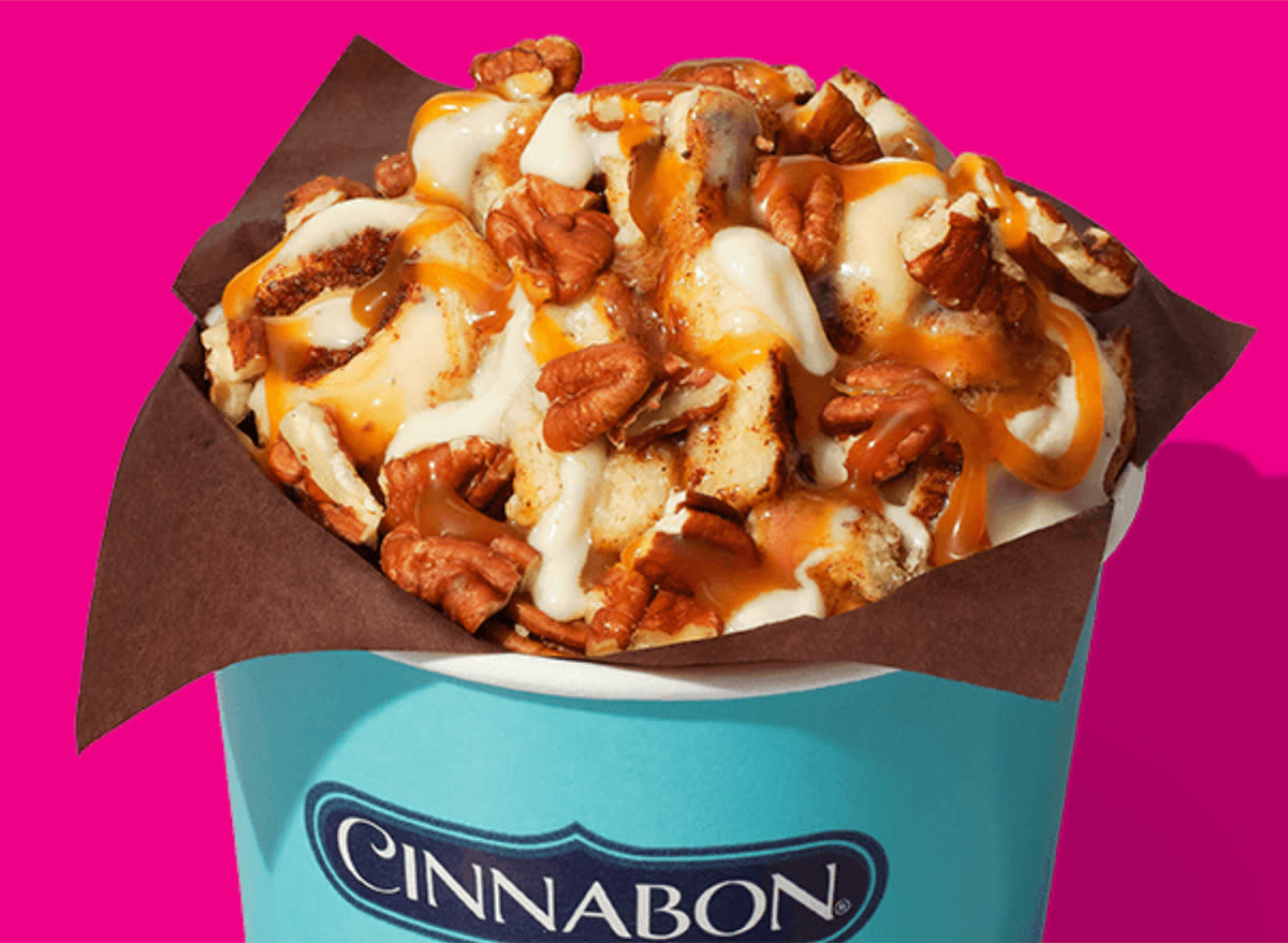 Cinnabon Center of the Roll Caramel Pecanbon