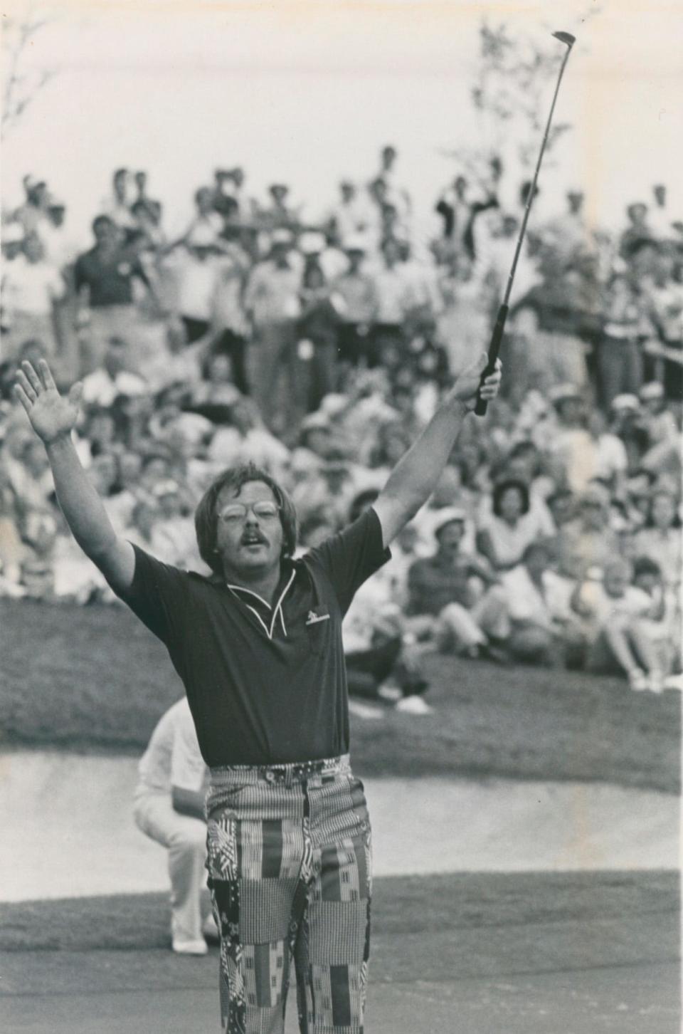 Roger Maltbie celebrates on the 18th green after winning the 1976 Memorial in a playoff over Hale Irwin. (Columbus Dispatch file photo.)