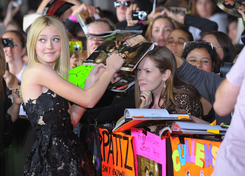 Twilight Saga New Moon LA Premiere 2009 Dakota Fanning