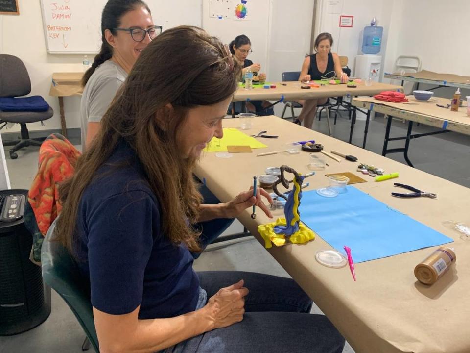 Taller de un día de  escultura con Karen Starosta-Gilinski en Oolite Arts, Lincoln Road.