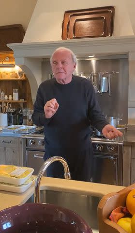 <p>Anthony Hopkins TikTok</p> Anthony Hopkins dances in a kitchen