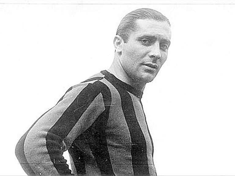 Giuseppe Meazza, con la camiseta de Inter