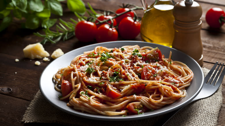 Spaghetti with tomato sauce