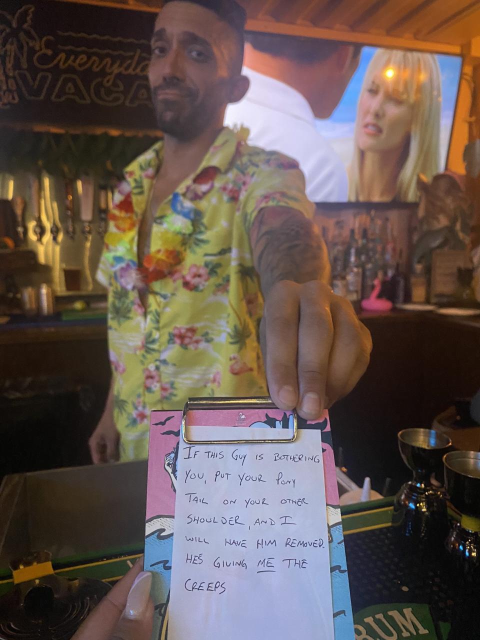 viral twitter Bartender with fake 'receipt'.