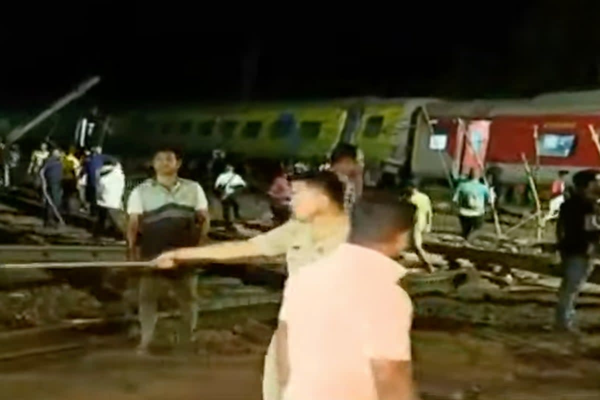 Hundreds of people have been taken to hospital after the trains derailed (Kanak News)
