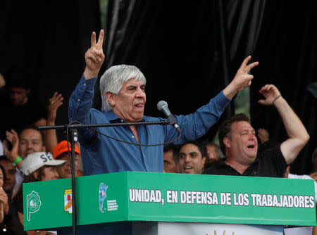 Hugo Moyano, head of the Truckers' union, addresses a rally to protest labour reforms, in Buenos Aires, Argentina February 21, 2018. REUTERS/Martin Acosta