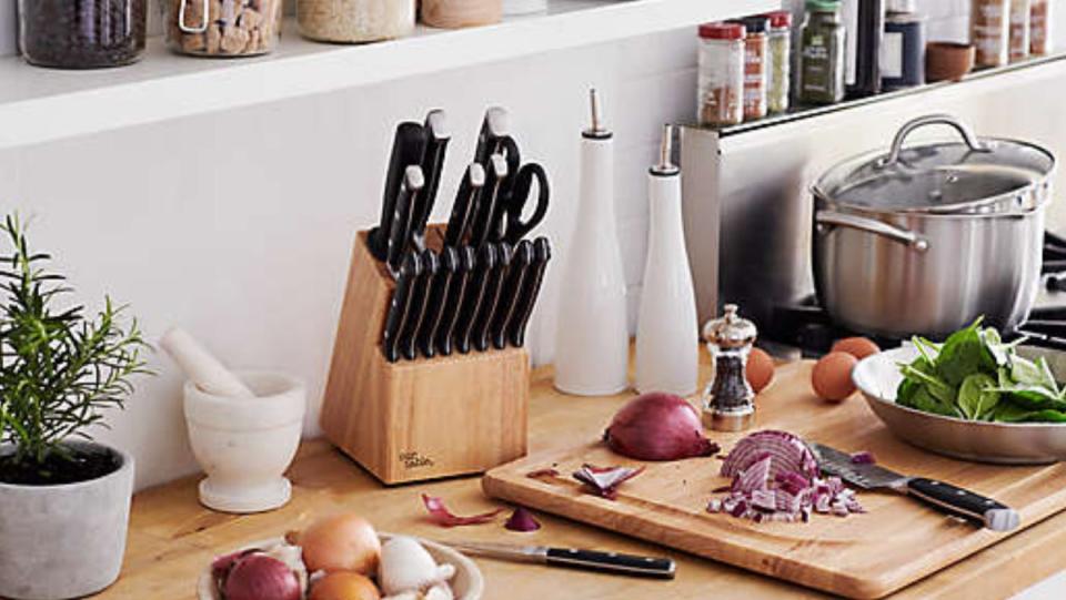 Step up your cooking game with markdowns on top-tier kitchen tools at the Bed Bath & Beyond 50th anniversary sale.