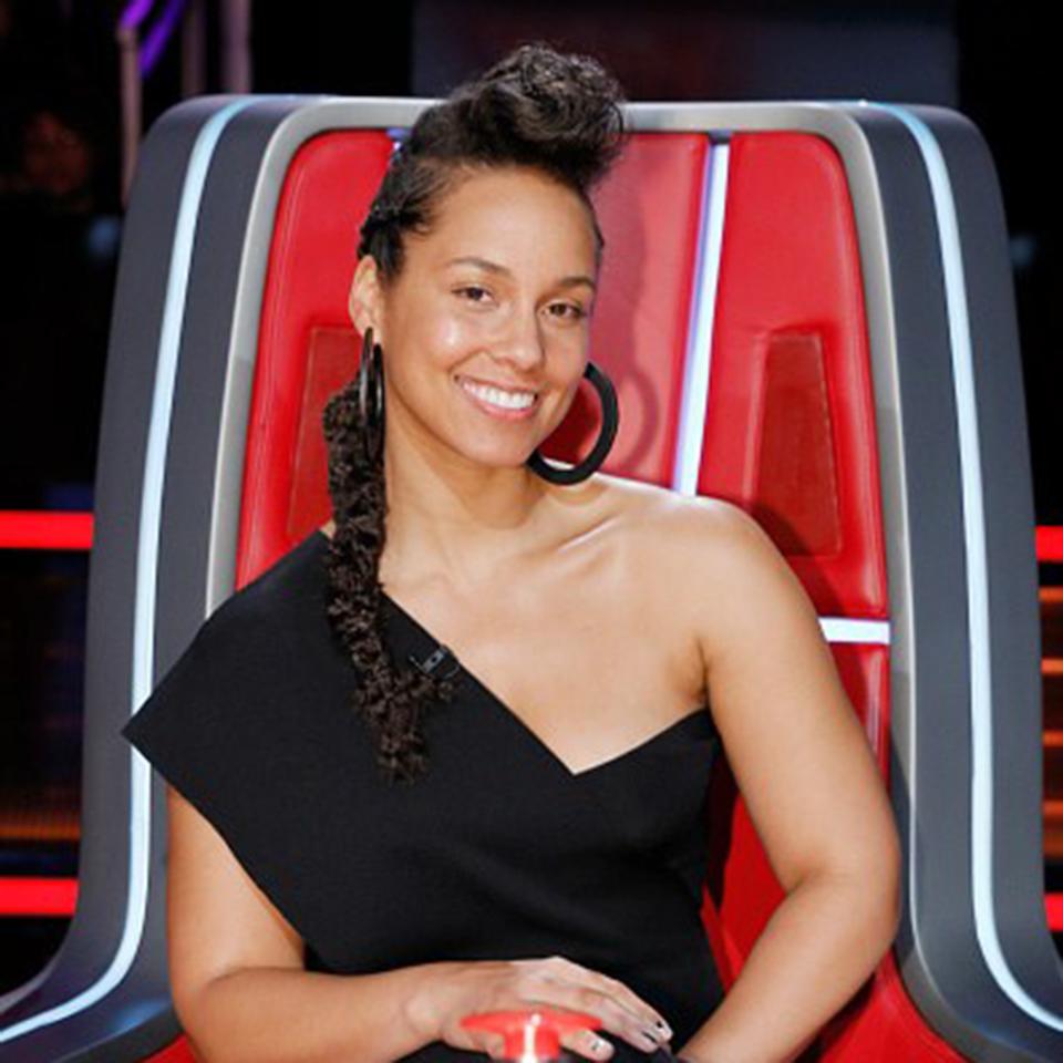 Alicia Keys has been serving us gorgeous braided hairstyles since she burst onto the scene in 2001 with "Fallin'", and she's still in the business of selflessly providing the girls with hair inspo. During her tenure as a judge on <em>The Voice</em>, she wore cornrows that fed into a larger braid with a voluminous bouffant