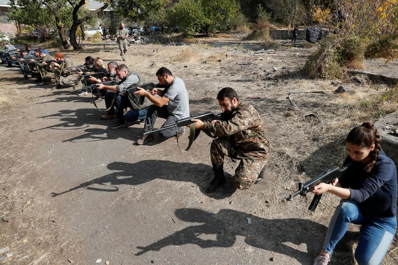 Armenian military volunteers undergo training in Yerevan