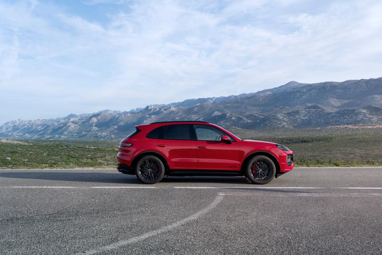 2025 porsche cayenne gts