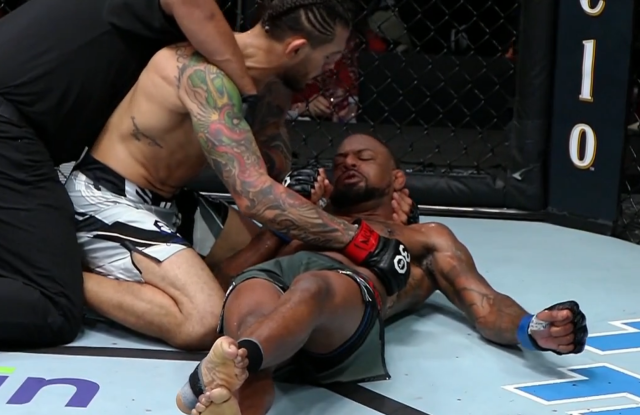 UFC Fight Night 224 video: Diego Ferreira knocks Michael Johnson out cold -  Yahoo Sports