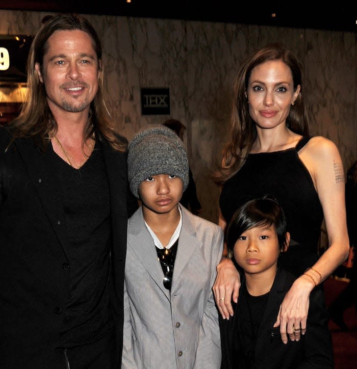 Brad Pitt y Angelina Jolie junto a Maddox y Pax