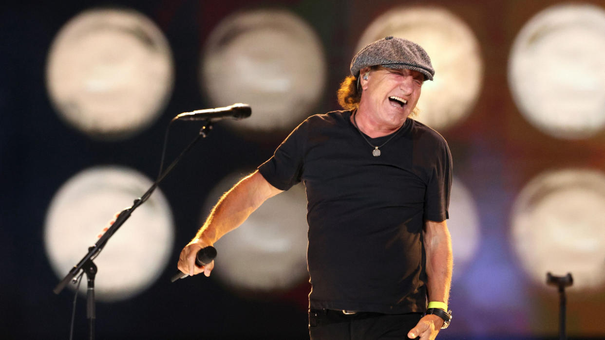  Brian Johnson on stage. 