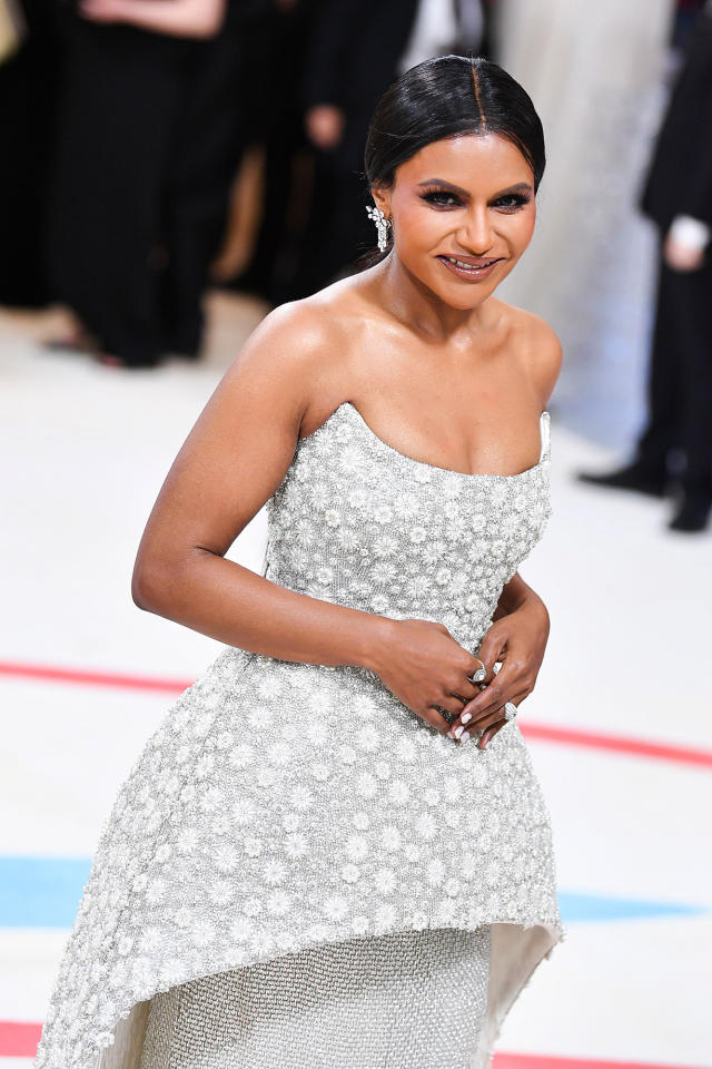 Mindy Kaling continues to show off weight loss in purple dress at White  House